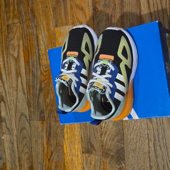 Adidas sneakers - Picture 3 of 9